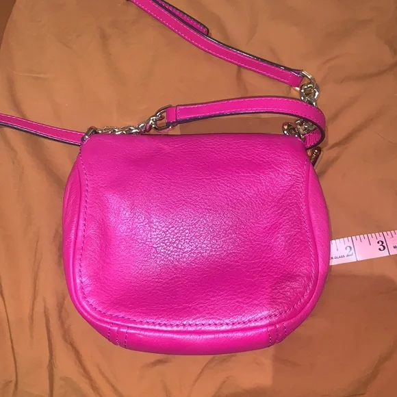 Hot Pink leather Michael Kors purse with gold accents 👛 💕